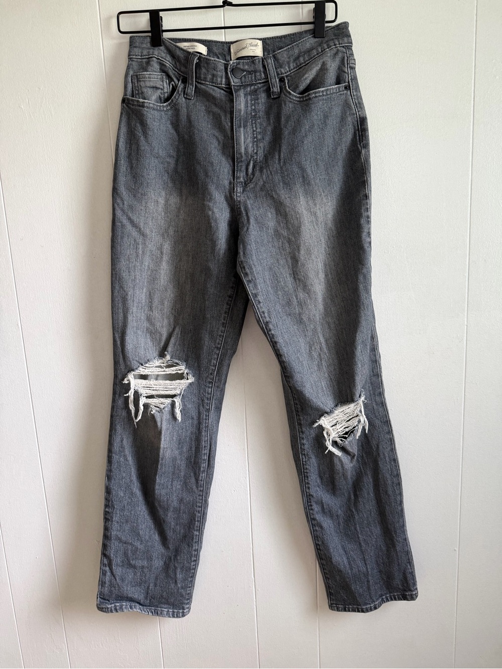 Universal Thread Gray Distressed Relaxed Womens straight Jeans Size 4/27R